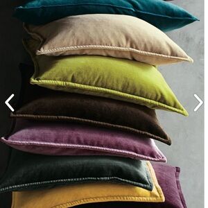 RARE New Pottery Barn Washed Velvet Pillow Cover, 20”, Heather Purple